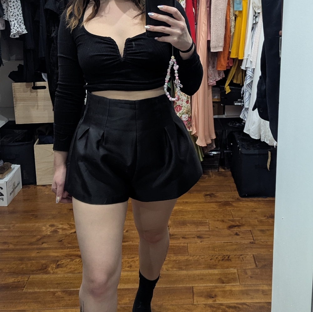 Elpis high waisted shorts